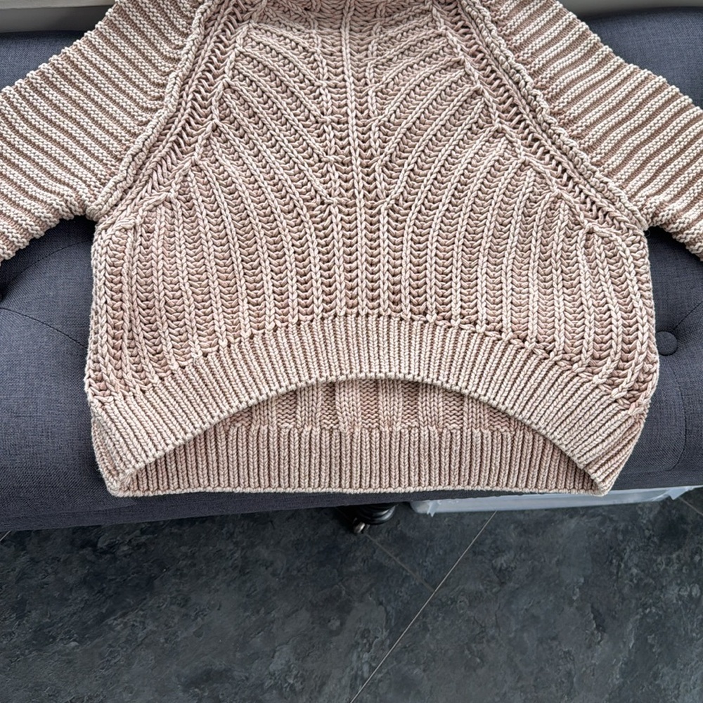 Free people, tan sweater, only worn twice - Picture 4 of 5